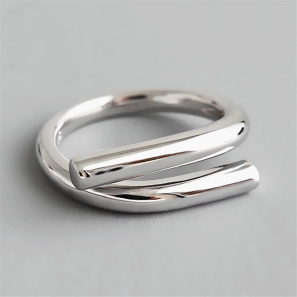 *NEW Glossy 18k White Gold Plated Adjustable Ring - Picture 3 of 16